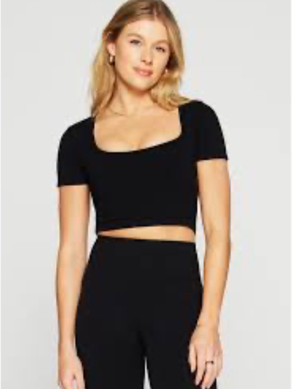 Fabletics Sleek Seamless Scoop Neck Crop Top Black Short Sleeve Square Neck